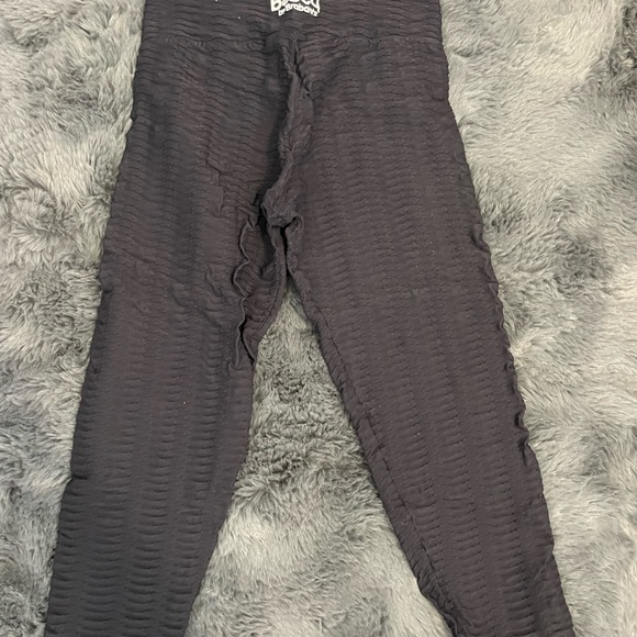 Black Booty by Brabants Cropped Leggings - Picture 2 of 3